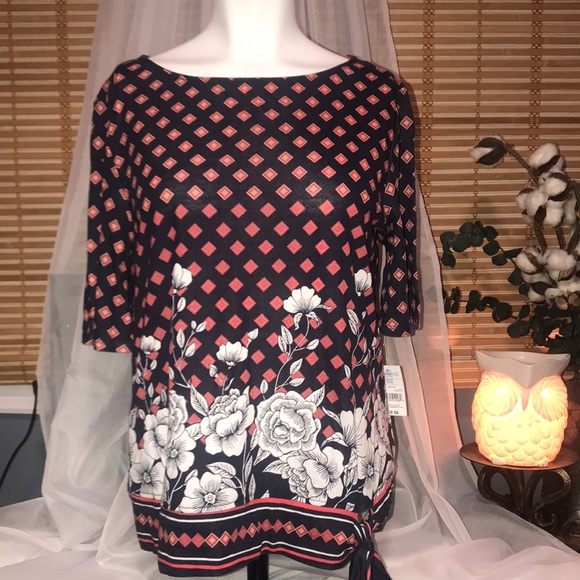 needle&cloth Tops - Cute tee, ties on the side.